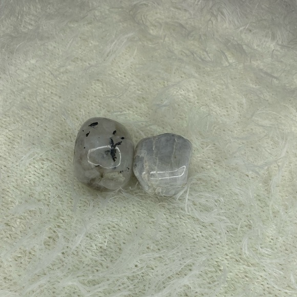 Rainbow Moonstone Tumble - Picture 3 of 5